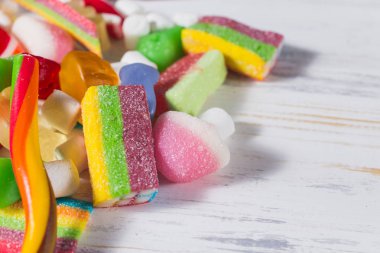 Arka plan ile çeşitli renkli şeker