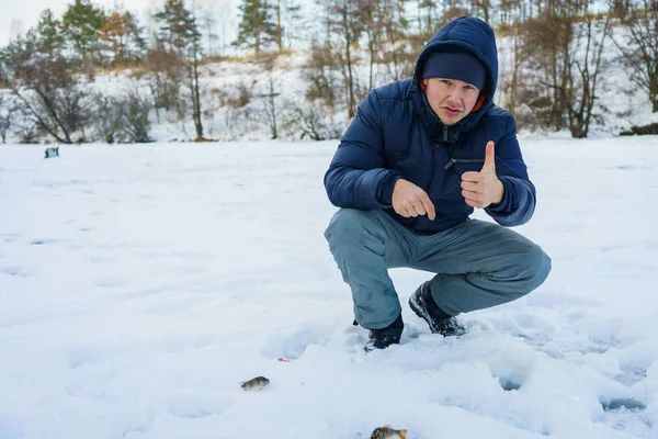 Kışın balık. Etkin yaşam biçimi.