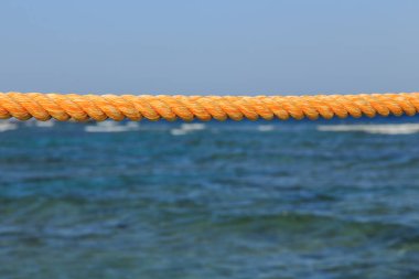 Güzel mavi deniz. Doğanın güzelliği.