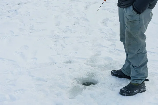 Зимняя рыбалка на льду . — стоковое фото
