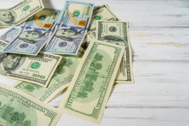 Yüz dolarlık banknotların arka planı