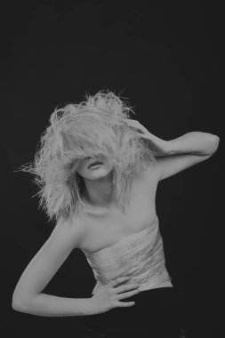 Yaratıcı makyaj ve saç