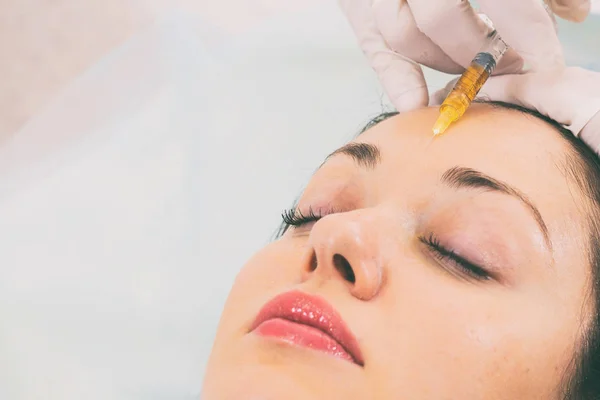 Injections in the face — Stock Photo, Image