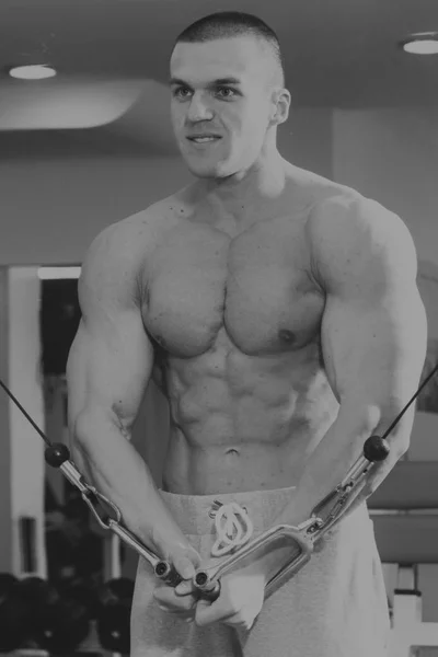 Mannen i fitness-klubben — Stockfoto
