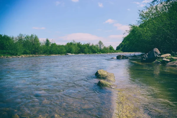 stock image Beautiful river in the highlands