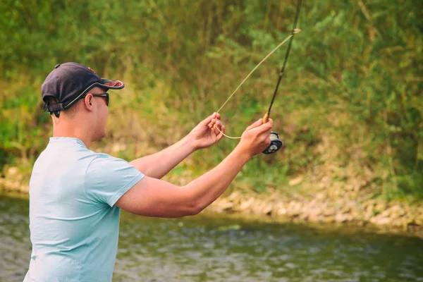 Pesca en el spinning . —  Fotos de Stock