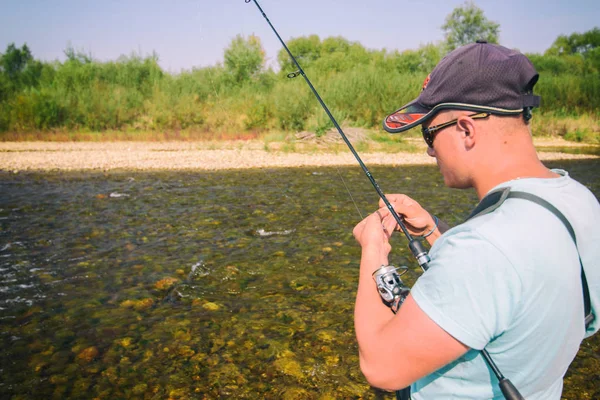 Pesca en el spinning . — Foto de Stock