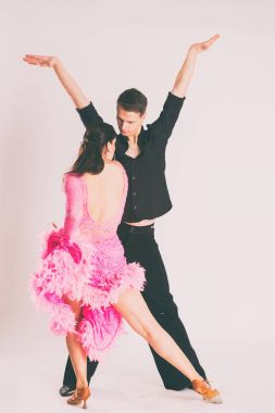 balo salonu dans hafif bir arka plan üzerinde.