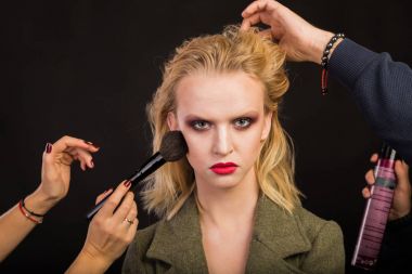 Yaratıcı makyaj ve saç