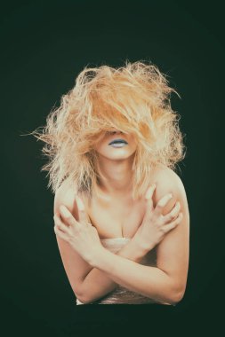 Yaratıcı makyaj ve saç