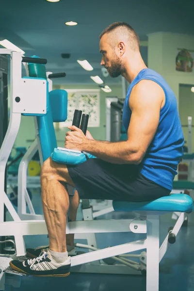Training in the gym — Stock Photo, Image