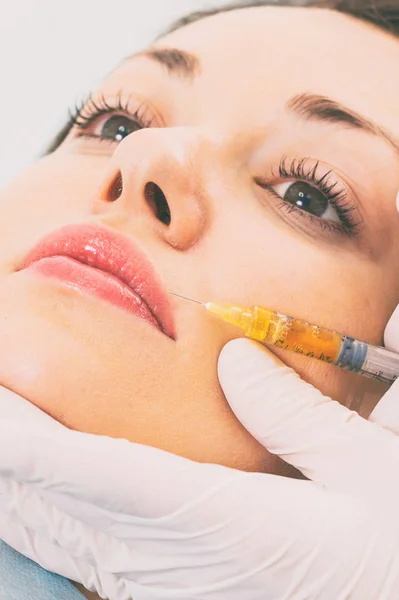 Yüz için kozmetik enjeksiyonları — Stok fotoğraf