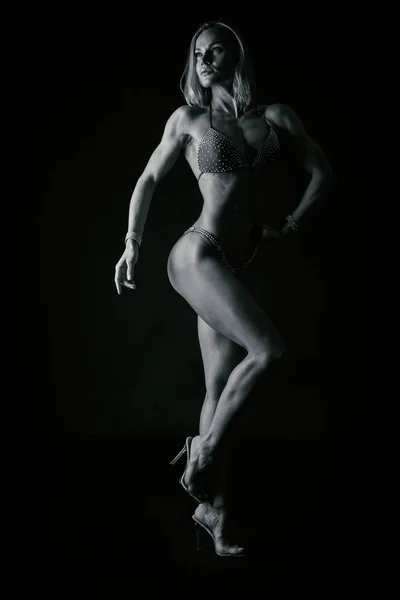 Kroppen vacker atletisk flicka — Stockfoto
