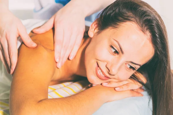 Massage in the spa salon — Stock Photo, Image