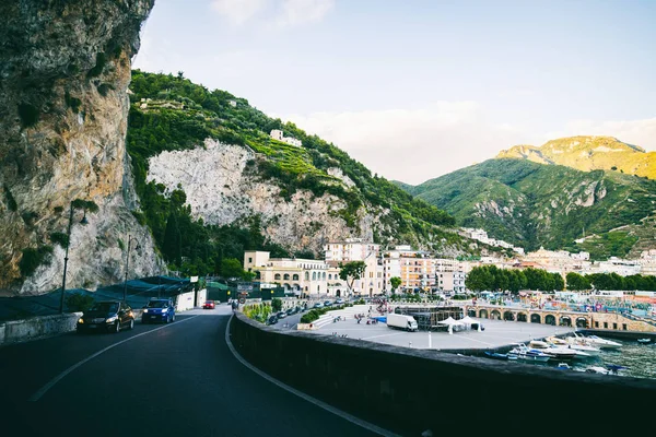 Bellissimi paesaggi mediterranei. Attrazioni di una bella città . — Foto Stock