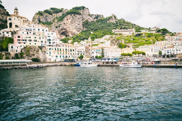 Positano, Itálie - 18. června, 2015:Positano pobřeží — Stock fotografie
