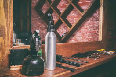 Aksesuar ve kesim saç için Araçlar