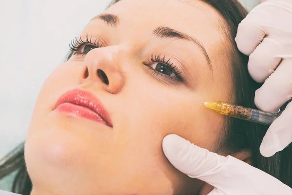 Injections in the face — Stock Photo, Image