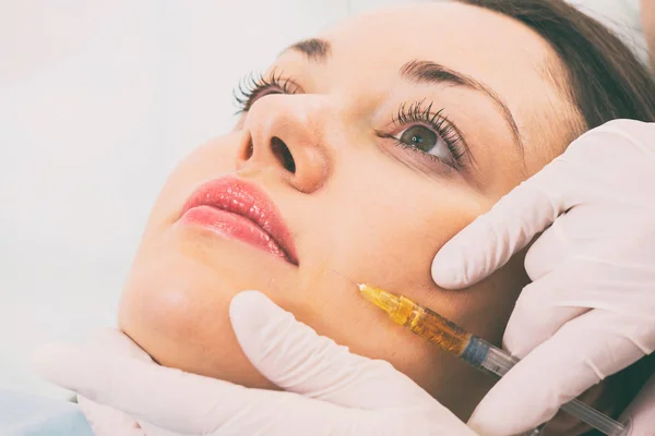 Injections in the face — Stock Photo, Image