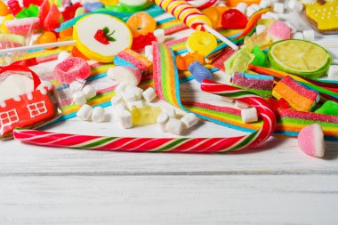 Bir sürü renkli Şeker