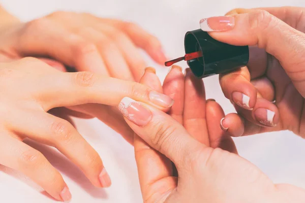 Manicure in de spa salon — Stockfoto