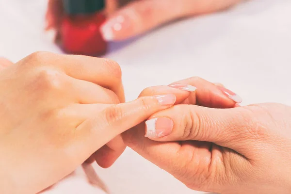 Manicure no salão de spa — Fotografia de Stock