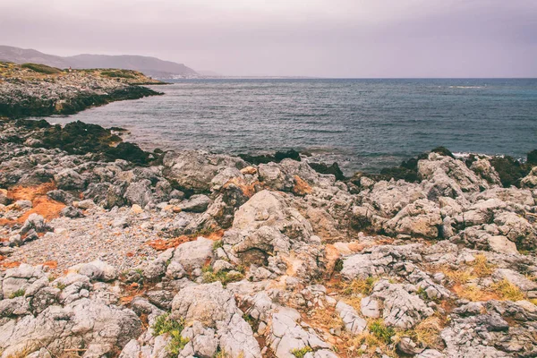 Vågorna i havet. Fantastiska kusten — Stockfoto