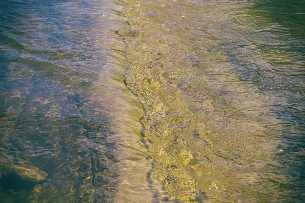 Bellissimo fiume negli altopiani — Foto Stock
