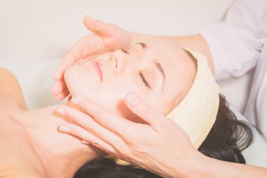 Kozmetik. Spa yordamı kıza.