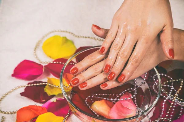 Manicure in de spa salon — Stockfoto