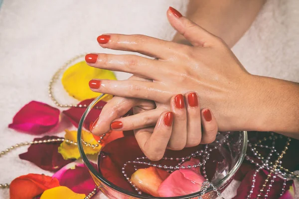 Manicure in de spa salon — Stockfoto