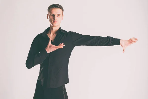 Bailarina de salón hombre sobre fondo claro . — Foto de Stock