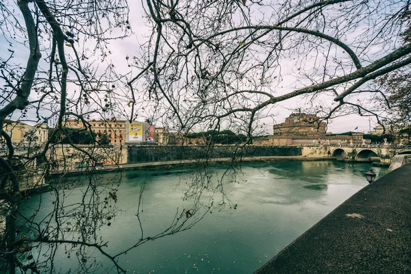 Most přes řeku Tiberu — Stock fotografie