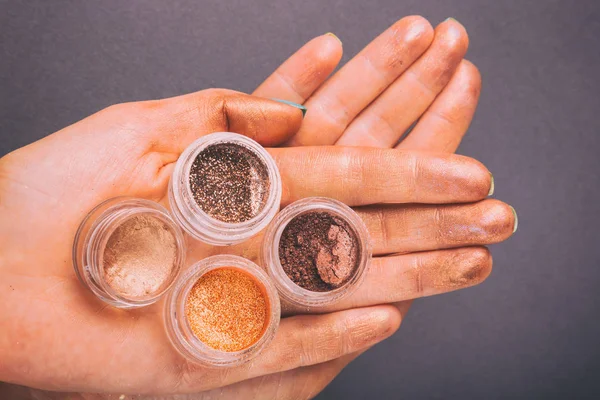 Çok renkli makyaj glitter