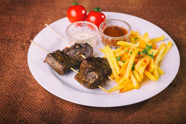 patates kızartması ve kebap