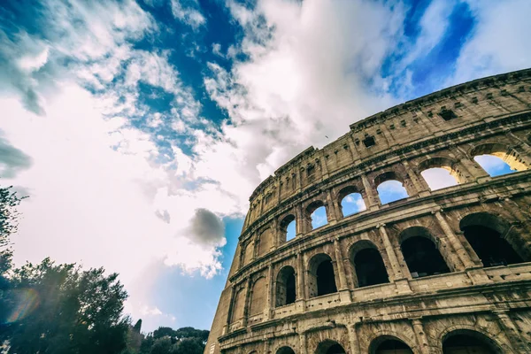 Colosseum, bir dönüm noktası güzel şehir.