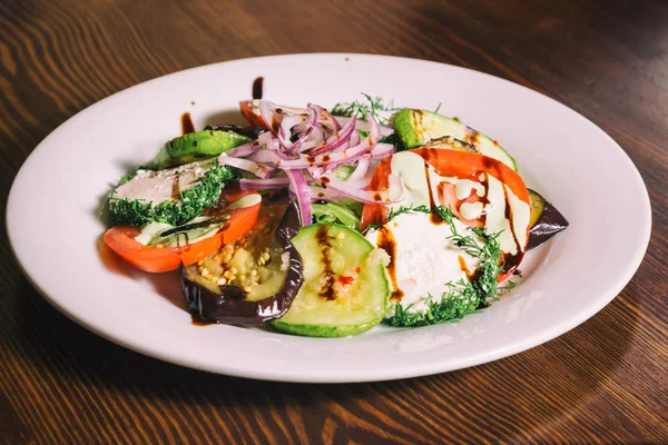 Insalata con formaggio feta — Foto Stock