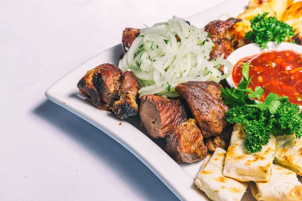 Soğuk kesim. Lezzetli yemekler.