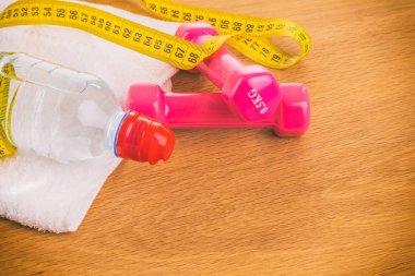 Dambıl ve eldiven ahşap zemin, geniş kapsamlı bir yaşam tarzı.