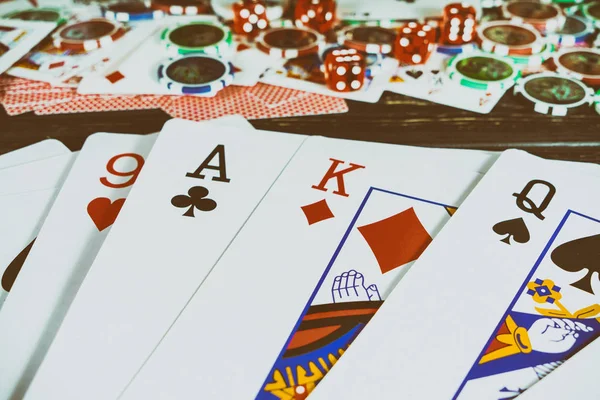 Achtergrond op het thema van speelkaarten en poker — Stockfoto