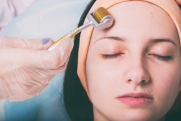 Procedimientos cosméticos para la cara —  Fotos de Stock