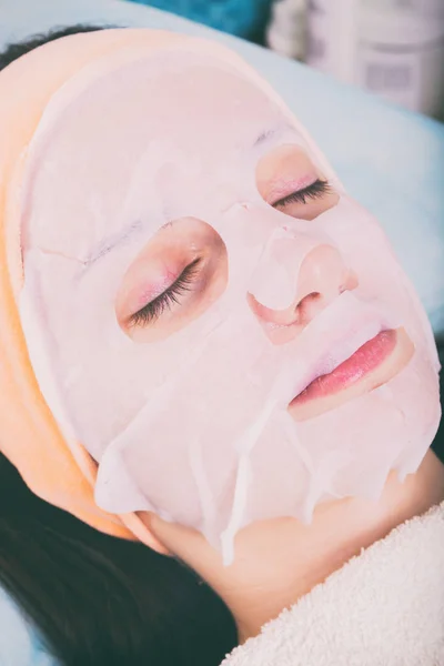 Kosmetiska behandlingar för ansikte — Stockfoto