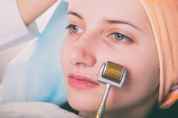 Procedimientos cosméticos para la cara —  Fotos de Stock