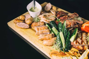 Çeşitli rosto et. Lezzetli yemekler.