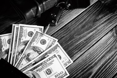 başarı, para, araba anahtarı, kitap