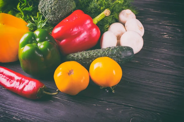 Masada organik sebzeler var.