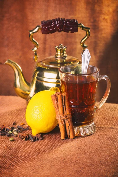 Tea in Arabic style on the table — Stock Photo, Image