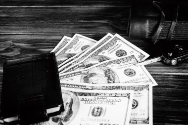 başarı, para, araba anahtarı, kitap