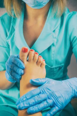 Pedikür yordamı Spa'da.