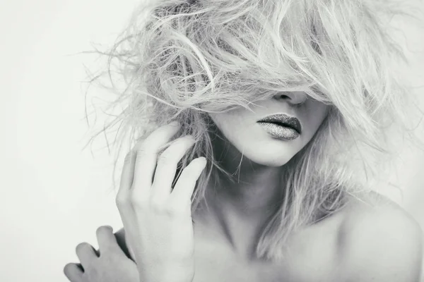 Elegant blond skönhet foto — Stockfoto